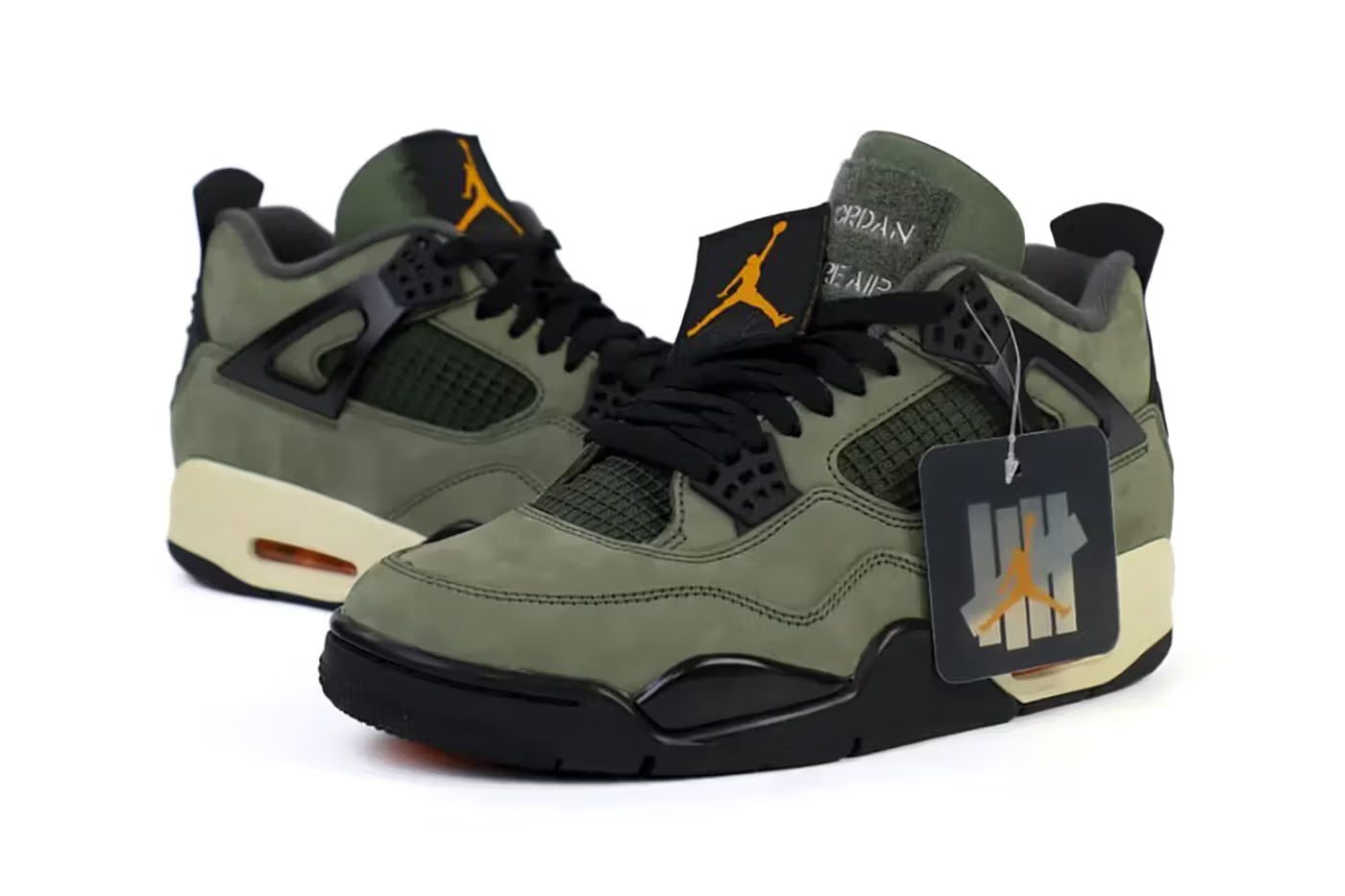 UNDEFEATED x Air Jordan 4
